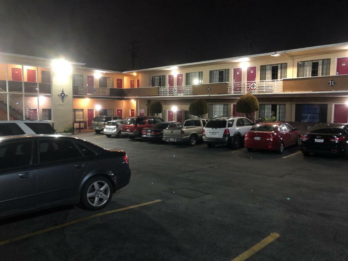 Whittier Travel Inn Exterior photo